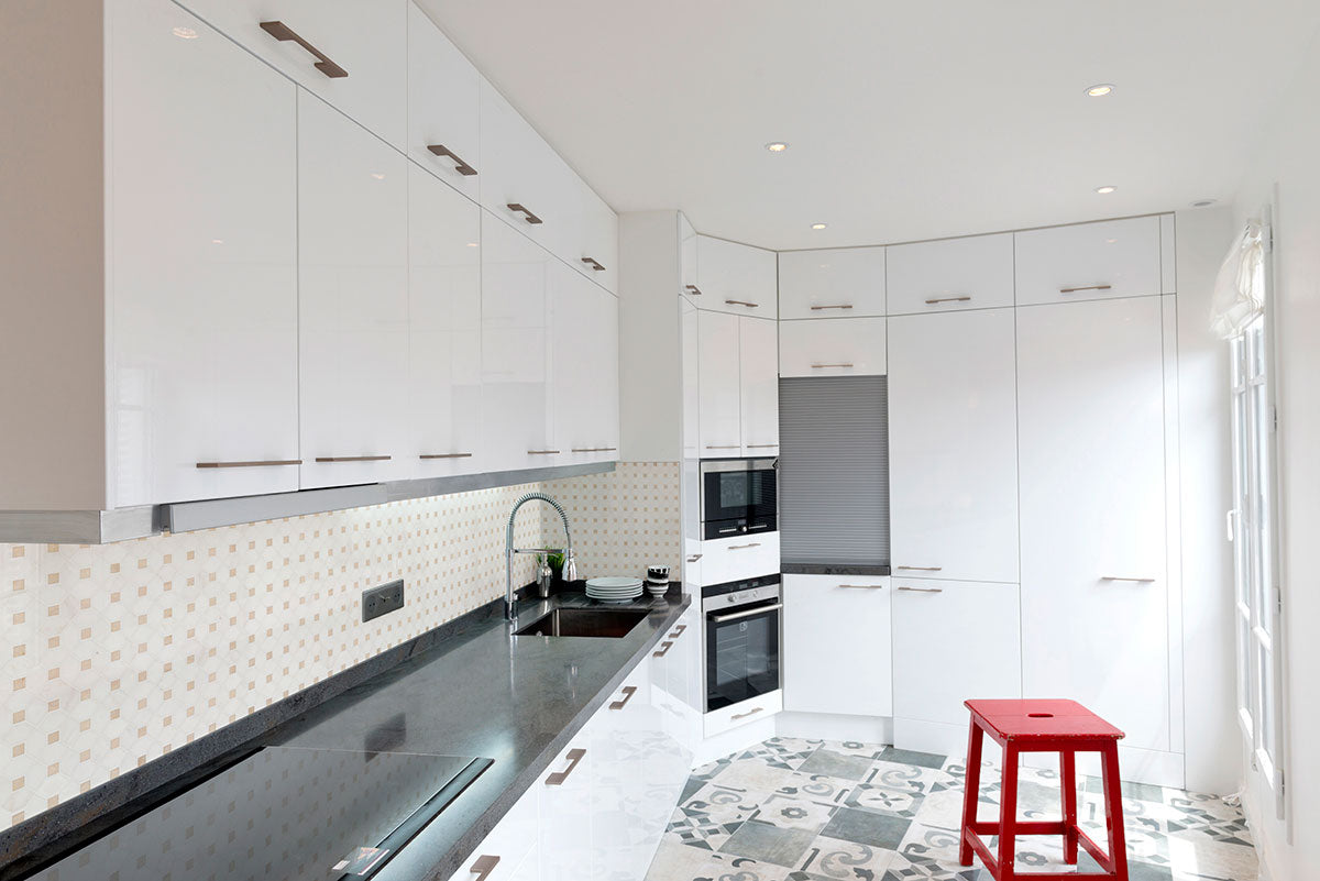 bianco-dolomite-crema-dotty-polished-a