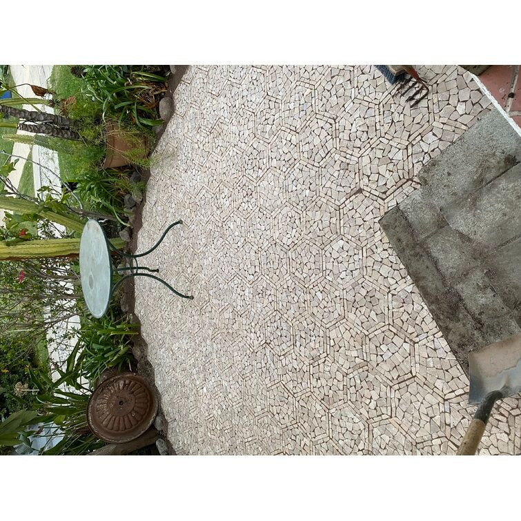 Random Sized Natural Stone Pebbl23