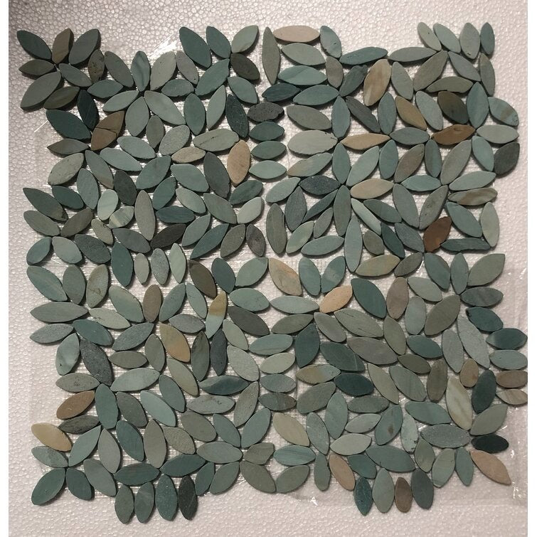 Random Sized Natural Stone Pebbl44